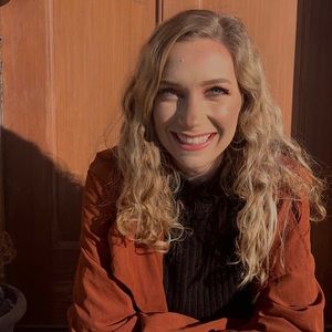 Meet your Posher, Abby